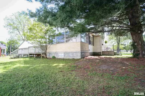 1007 Oak St, Carmi, IL 62821 photo 4