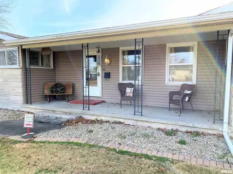 12 Holly Ln, Flora, IL 62839 photo 3