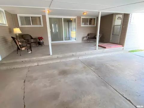12 Holly Ln, Flora, IL 62839 photo 4