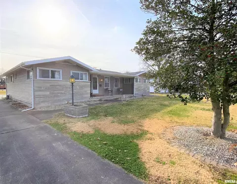 12 Holly Ln, Flora, IL 62839 photo 1
