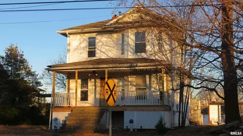 208 S Victor St, Christopher, IL 62822 photo 3