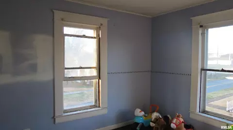 208 S Victor St, Christopher, IL 62822 photo 5