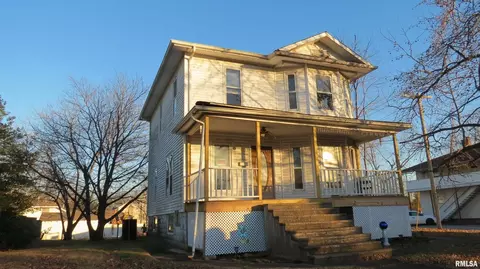 208 S Victor St, Christopher, IL 62822 photo 1