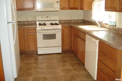 400 S 18th St, Herrin, IL 62948 photo 7