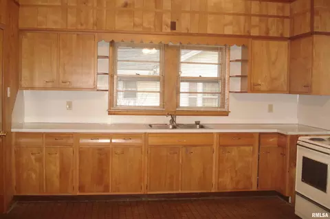 1103 N Johnson St, Marion, IL 62959 photo 7