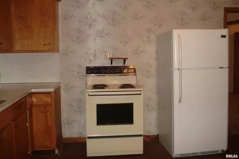 1103 N Johnson St, Marion, IL 62959 photo 6