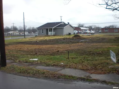 407 E Jackson St, Marion, IL 62959 photo 1
