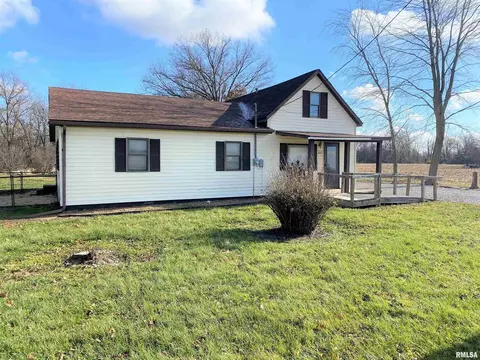 930 S State St, Flora, IL 62839 photo 1