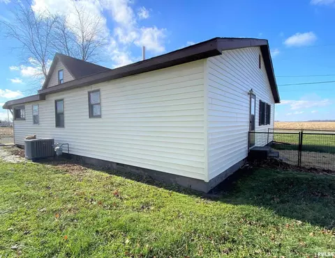 930 S State St, Flora, IL 62839 photo 38