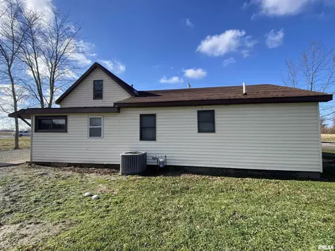 930 S State St, Flora, IL 62839 photo 39
