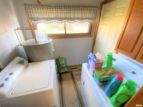930 S State St, Flora, IL 62839 photo 24