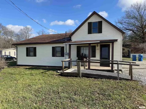930 S State St, Flora, IL 62839 photo 3
