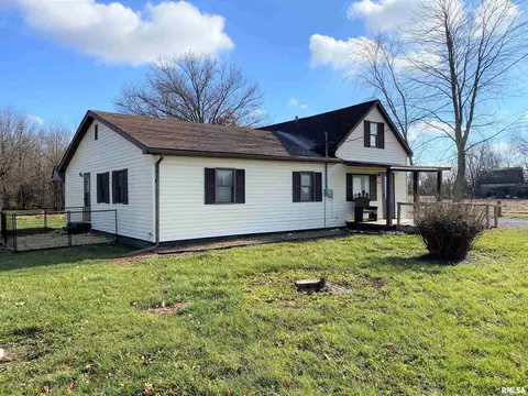 930 S State St, Flora, IL 62839 photo 2