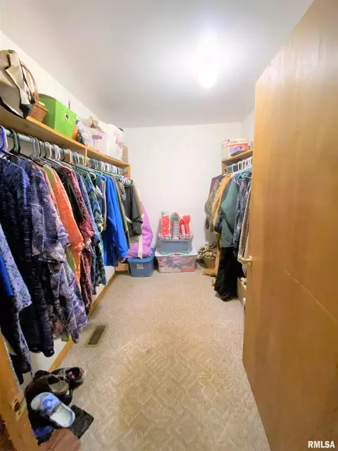 930 S State St, Flora, IL 62839 photo 18