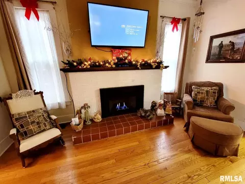 524 E Broadway Ave, Centralia, IL 62801 photo 15