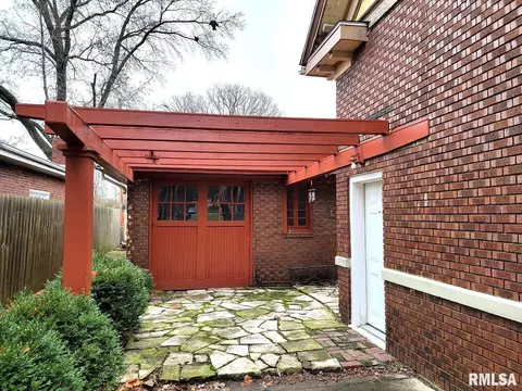 524 E Broadway Ave, Centralia, IL 62801 photo 8