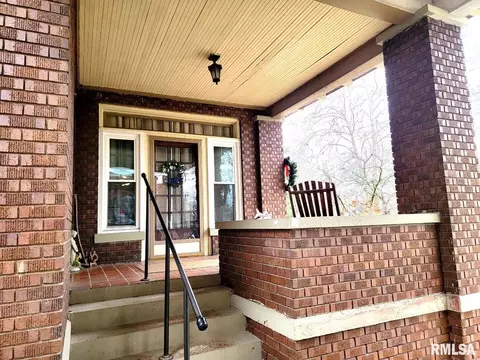 524 E Broadway Ave, Centralia, IL 62801 photo 6