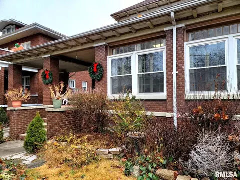 524 E Broadway Ave, Centralia, IL 62801 photo 2