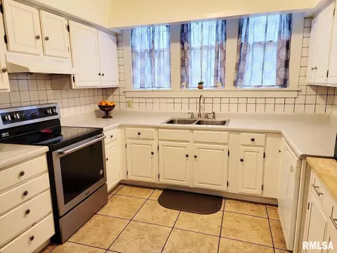 524 E Broadway Ave, Centralia, IL 62801 photo 22