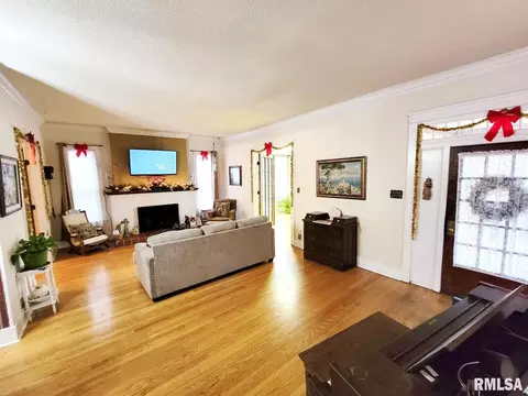 524 E Broadway Ave, Centralia, IL 62801 photo 17