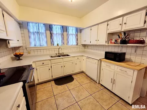 524 E Broadway Ave, Centralia, IL 62801 photo 23