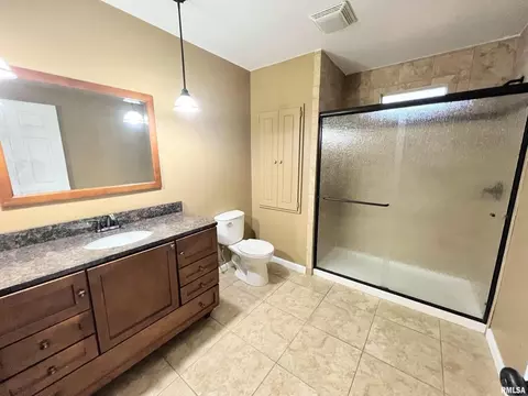 807 E Main St, Christopher, IL 62822 photo 6