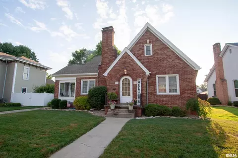 309 3rd St, Carmi, IL 62821 photo 2