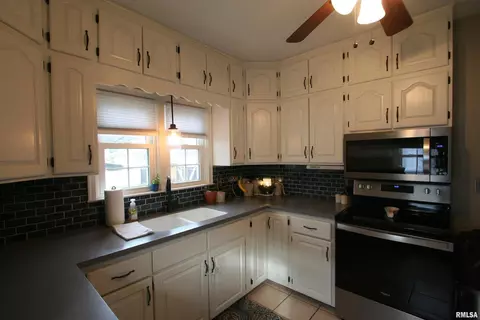 309 3rd St, Carmi, IL 62821 photo 10