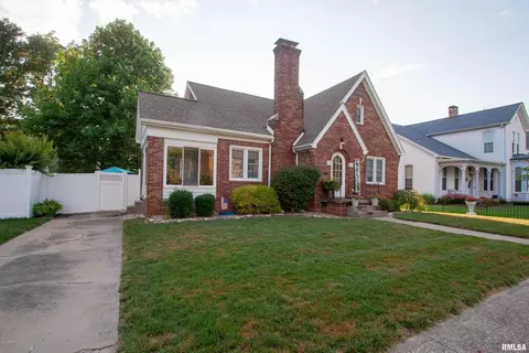 309 3rd St, Carmi, IL 62821 photo 1