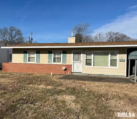 32 Arline Dr, Centralia, IL 62801 photo 1