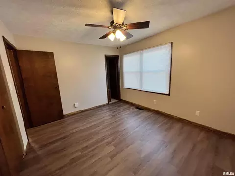 2216 Michelle Ln, Marion, IL 62959 photo 15
