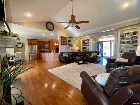 422 Bainbridge Rd, Marion, IL 62959 photo 3