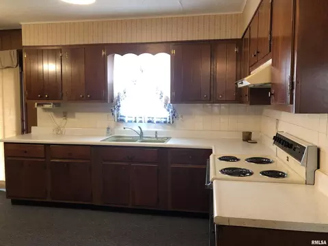 1107 W Goodall St, Marion, IL 62959 photo 4