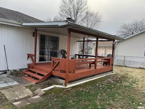 1002 E Gregory St, Marion, IL 62959 photo 4