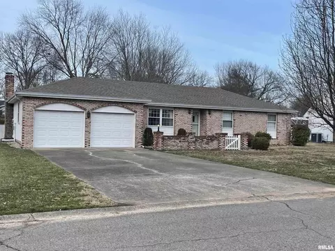 1002 E Gregory St, Marion, IL 62959 photo 1