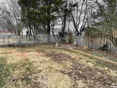 1002 E Gregory St, Marion, IL 62959 photo 5