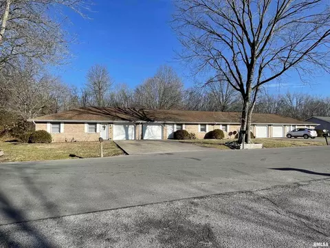 1702 E Pickett, Marion, IL 62959 photo 1