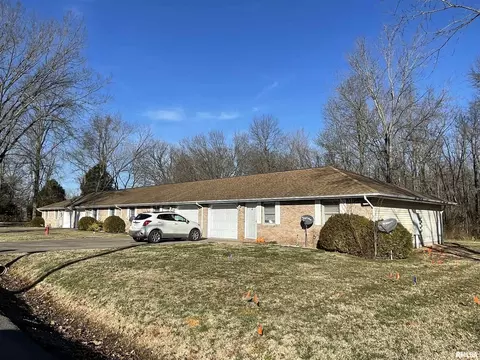 1702 E Pickett, Marion, IL 62959 photo 3