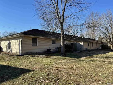 1702 E Pickett, Marion, IL 62959 photo 4