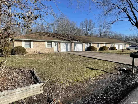 1702 E Pickett, Marion, IL 62959 photo 2