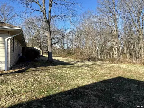 1702 E Pickett, Marion, IL 62959 photo 5