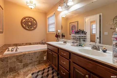 2306 Spring Ln, Marion, IL 62959 photo 19