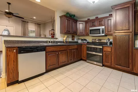 2306 Spring Ln, Marion, IL 62959 photo 15