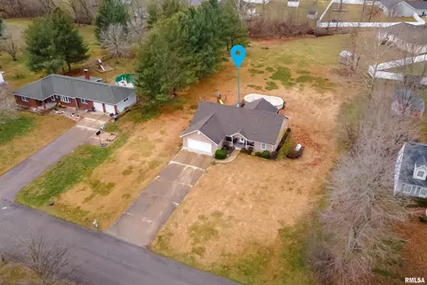 2306 Spring Ln, Marion, IL 62959 photo 4