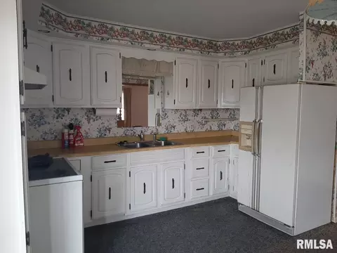 503 S Victor St, Christopher, IL 62822 photo 5