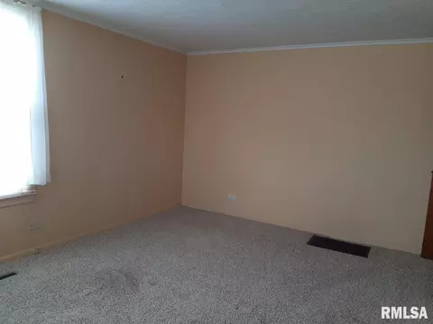 503 S Victor St, Christopher, IL 62822 photo 6
