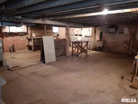 503 S Victor St, Christopher, IL 62822 photo 12