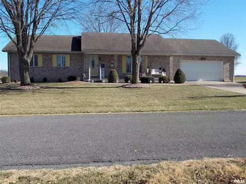 202 N Cherry St, Hoffman, IL 62250 photo 1