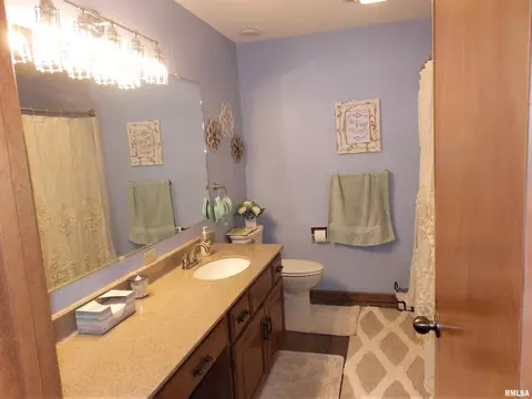 202 N Cherry St, Hoffman, IL 62250 photo 12