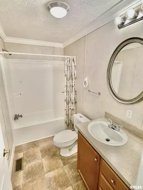 140 Elm St, Noble, IL 62868 photo 9